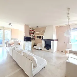 ottoboni-charme-apartment-with-terrace.it-lombardy.com/